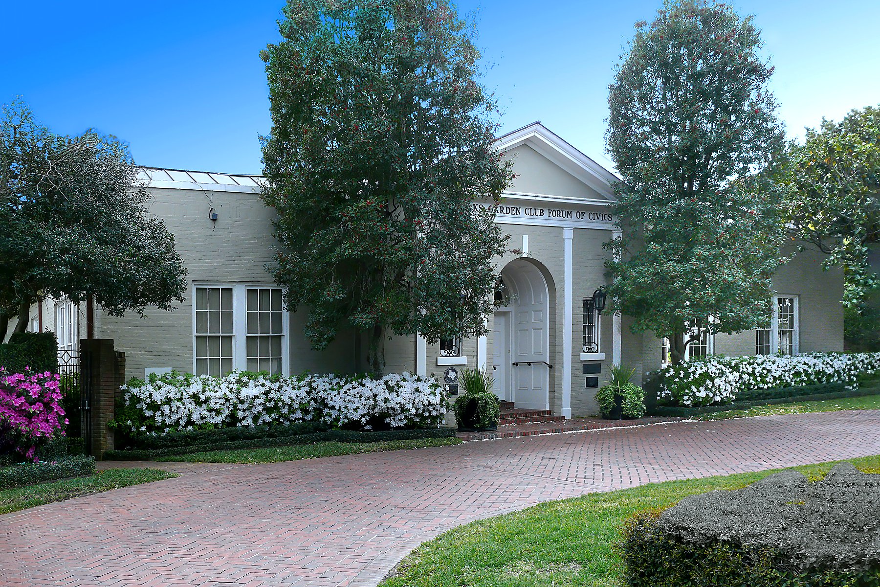 River Oaks historic garden club building and landscaped grounds