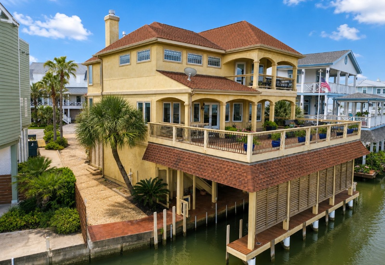 Completed multi-story stucco home cleaning
