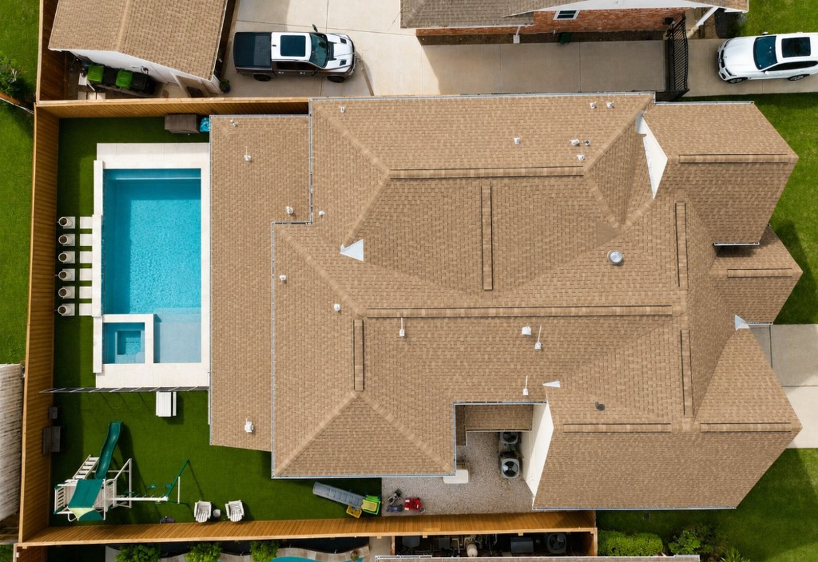 Clean asphalt shingle roof
